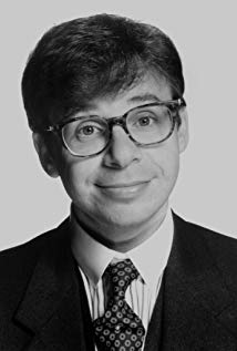 How tall is Rick Moranis?